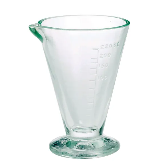 VERRE À PIED GRADUÉ